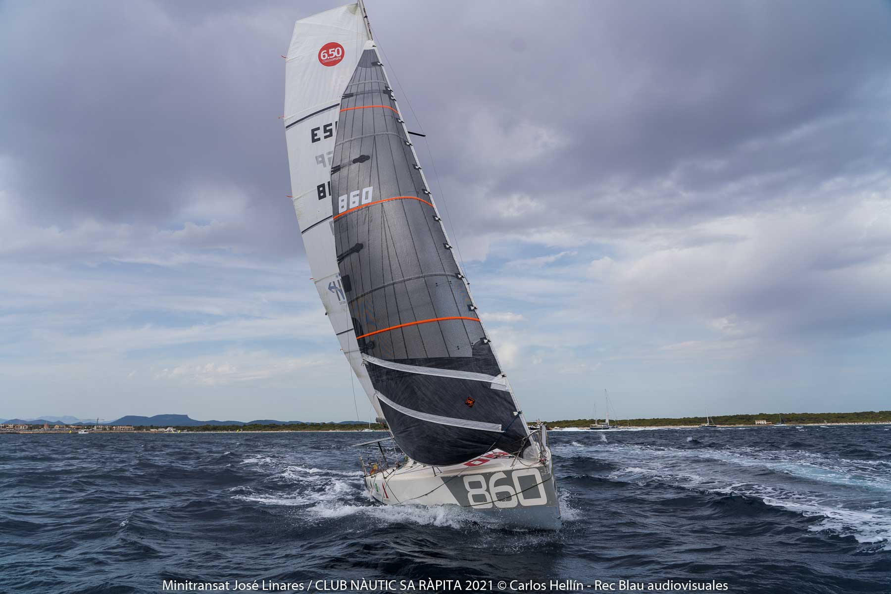 EL REGATISTA DEL CN SA RÁPITA JOSÉ LINARES, LISTO PARA LA MINI TRANSAT